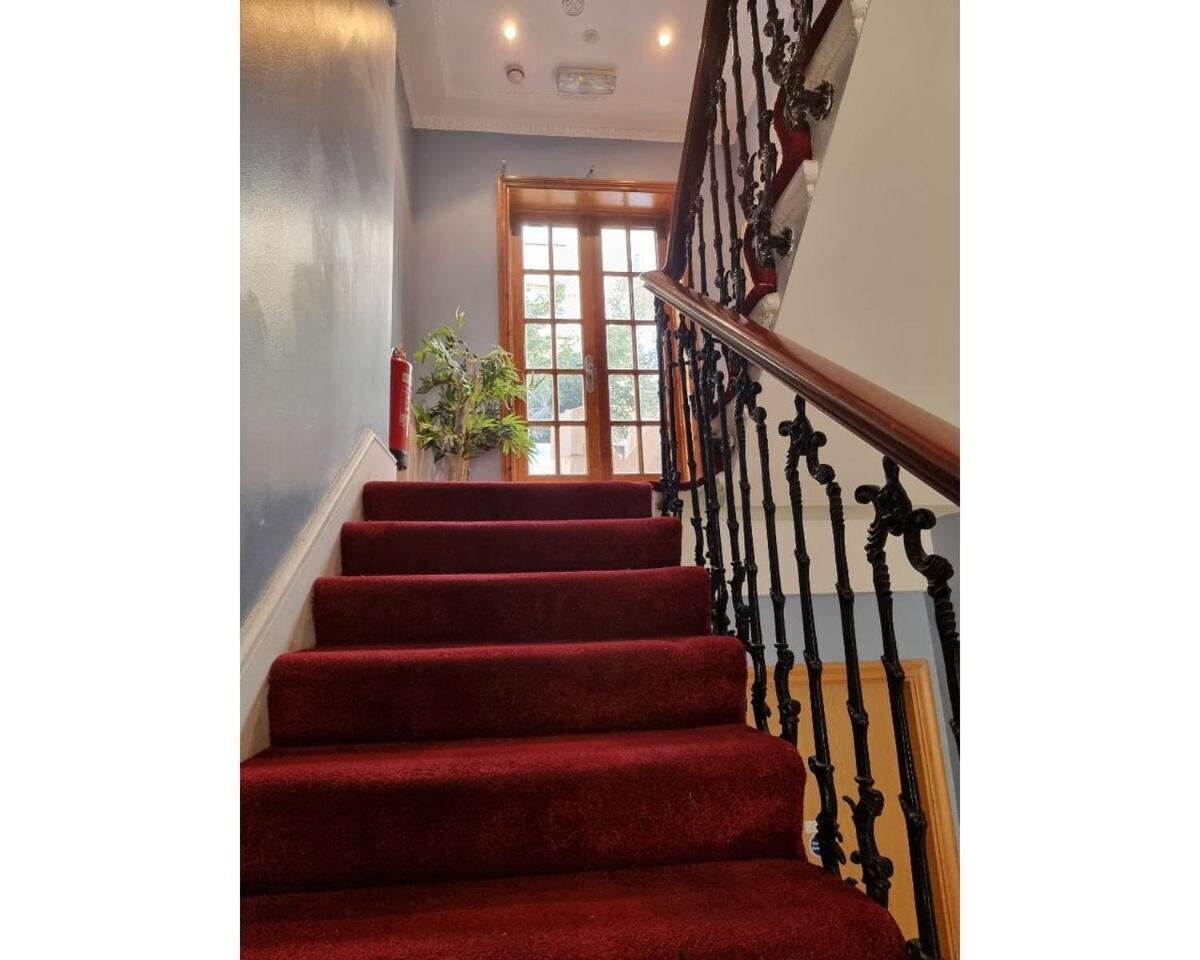 Апартаменти F101-First Floor Flat Fits 3 Near Hyde Park Лондон Екстер'єр фото